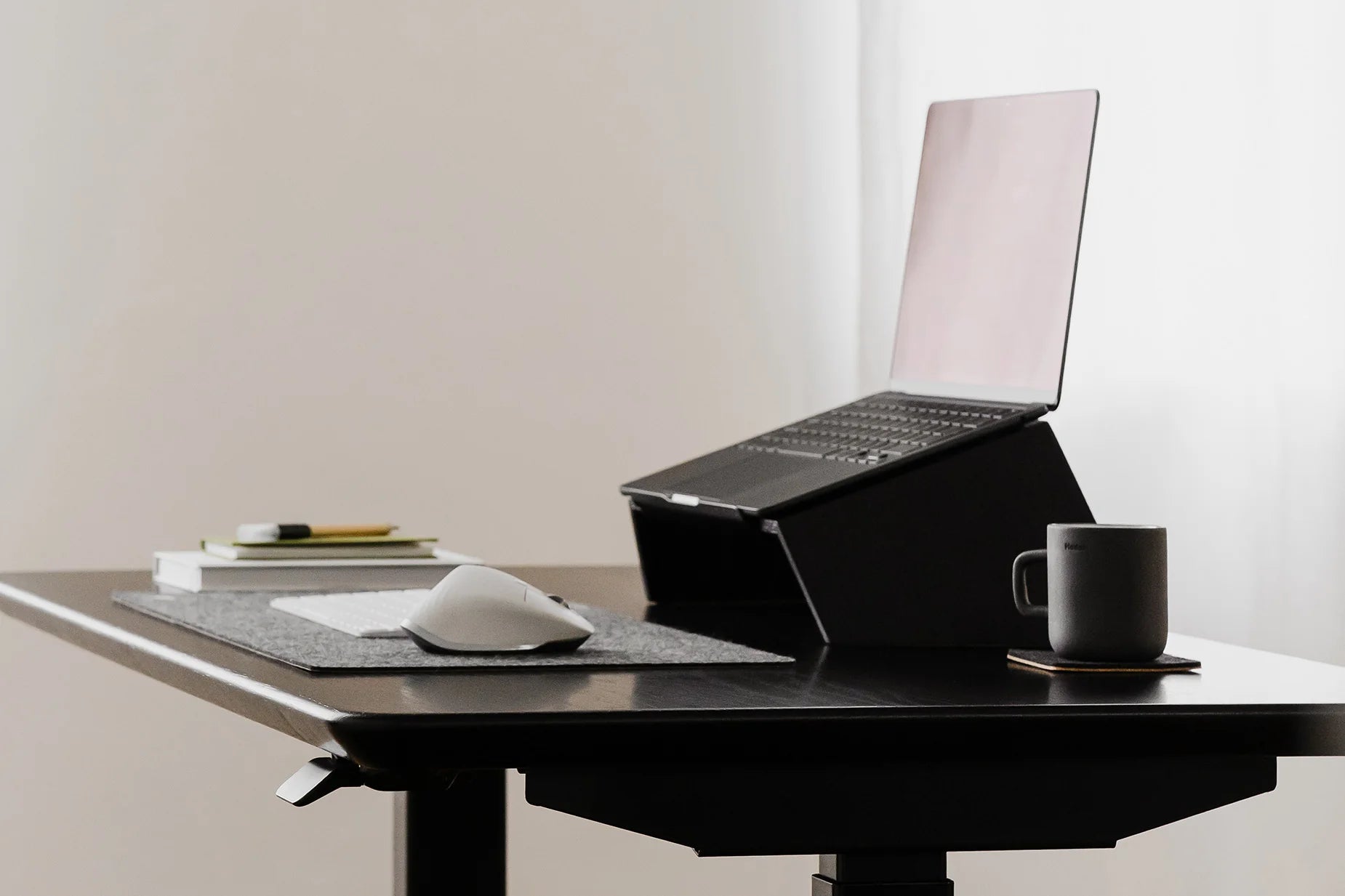 North American Solid Hardwood Laptop Stand Matte Black Oak 15 - 16"