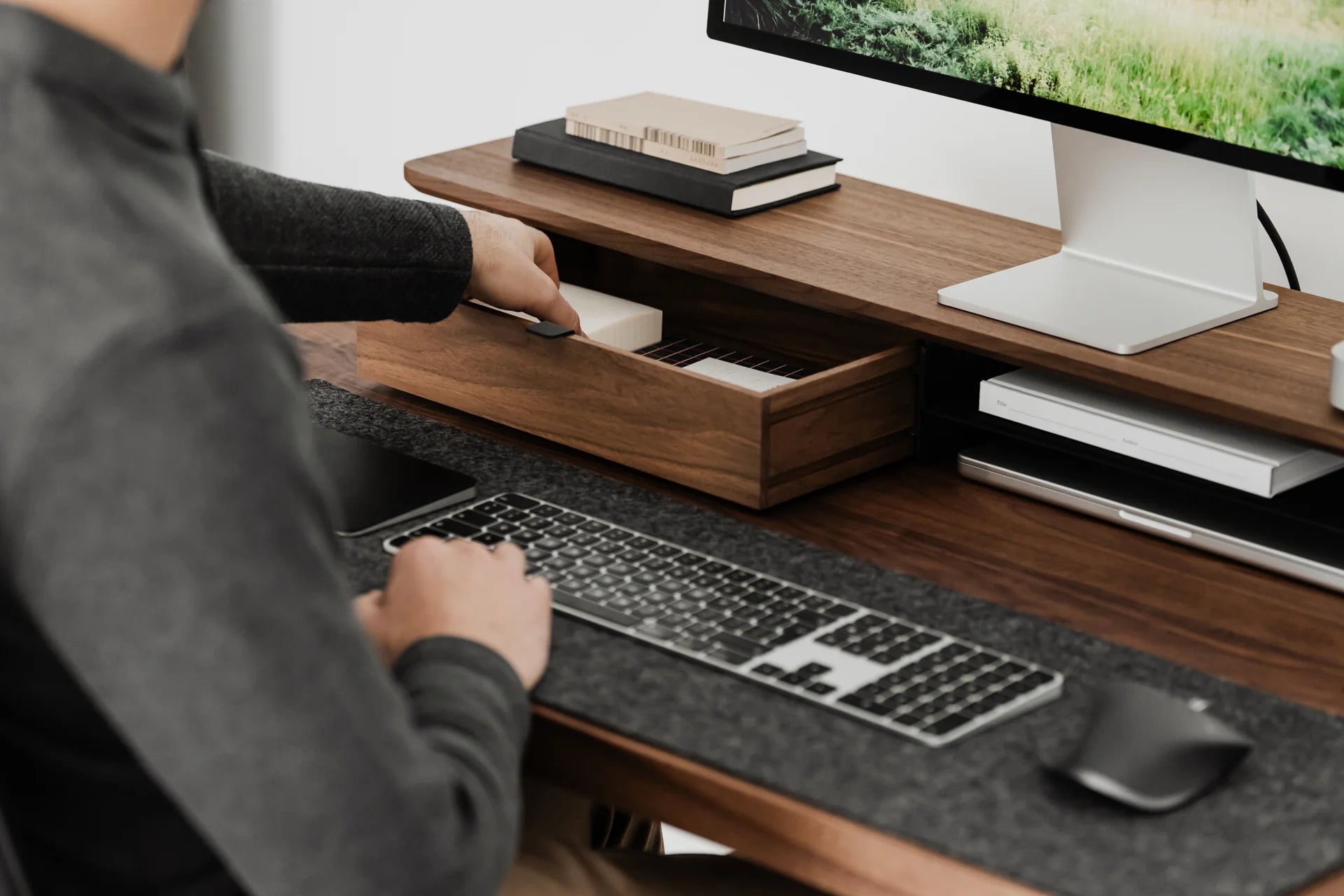 Kreawood North American Solid Hardwood Monitor Stand North American Solid Walnut 105 × 23 × 11 cm
